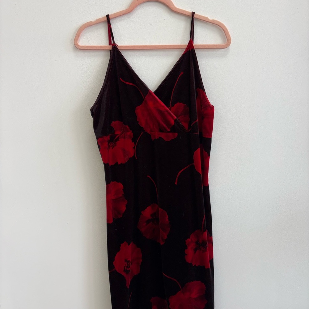 Chic Black and Red Floral Mini Dress